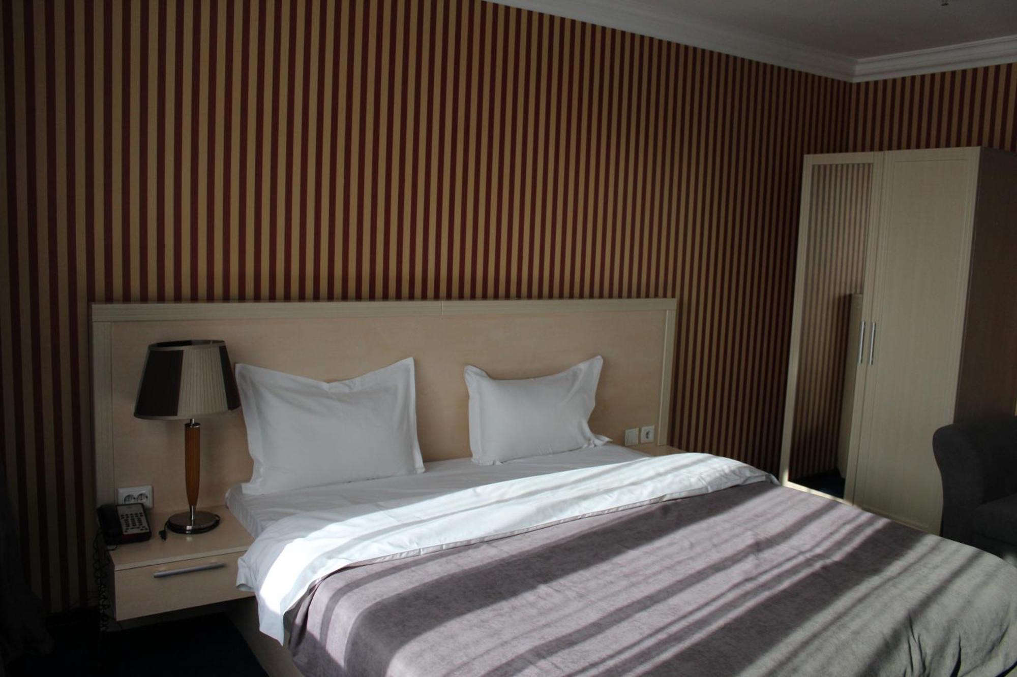 King Hotel Astana Exterior photo