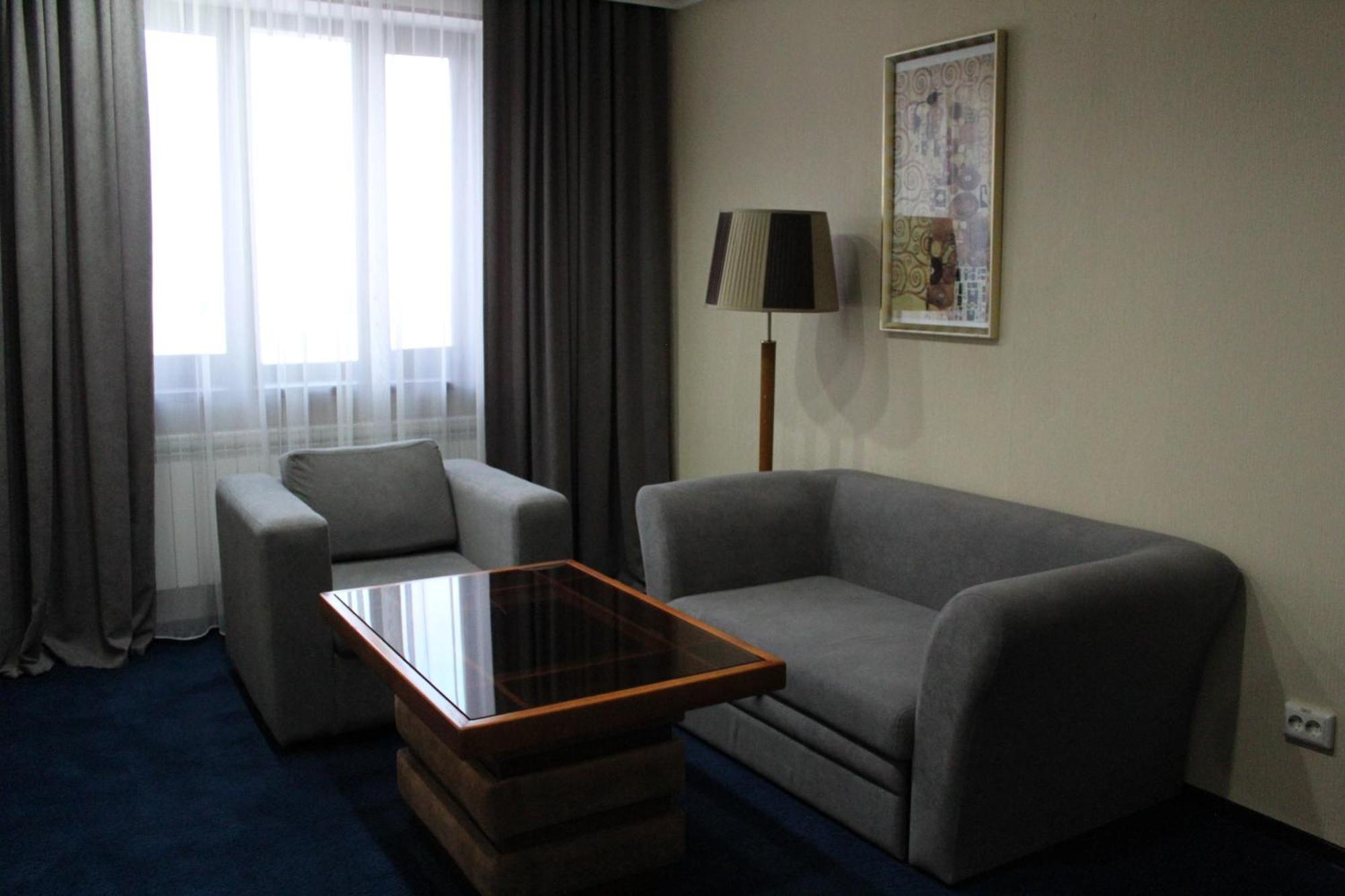 King Hotel Astana Exterior photo