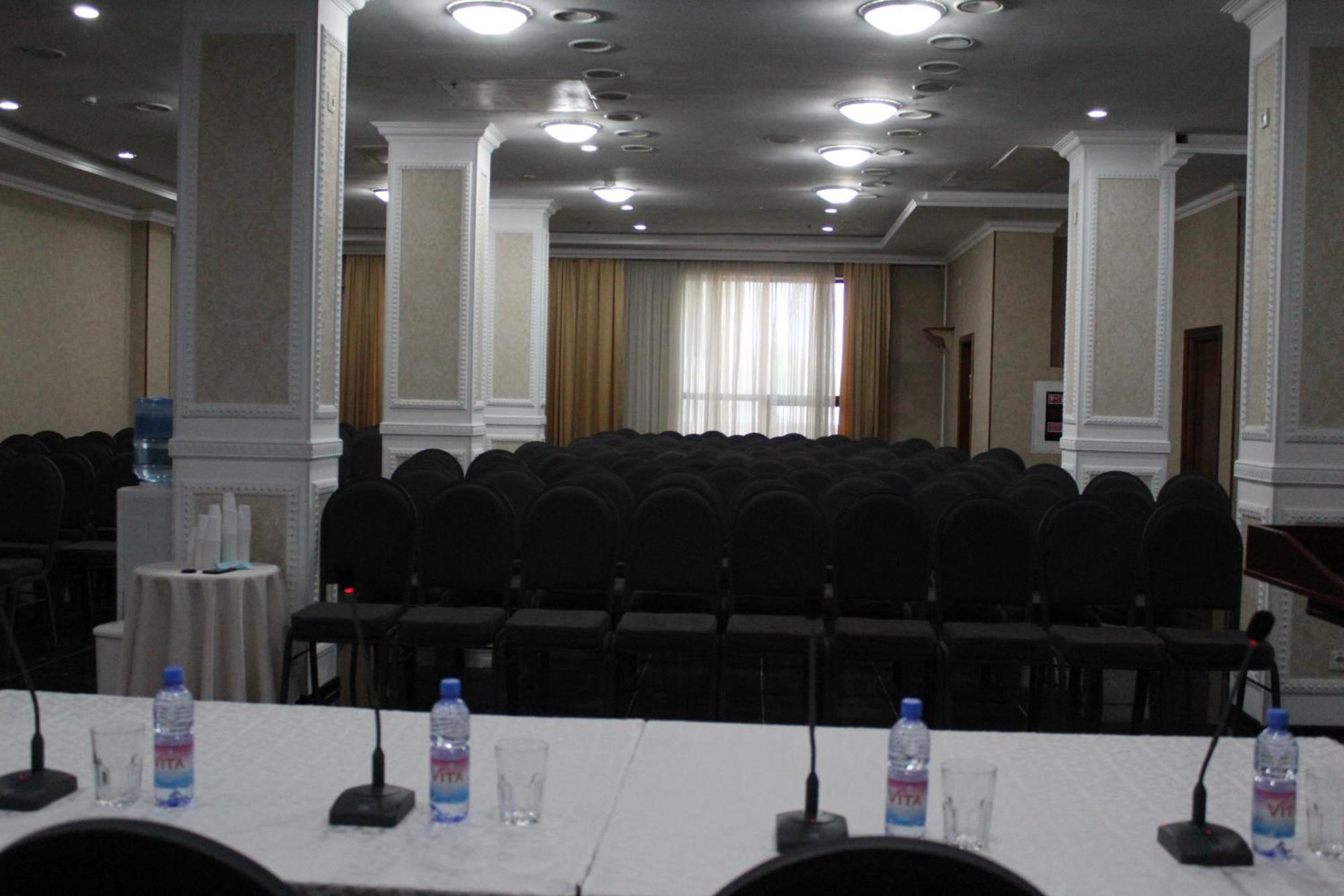 King Hotel Astana Exterior photo